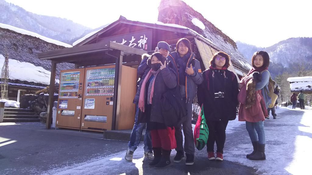 Guesthouse Anthut Shirakawa  Esterno foto